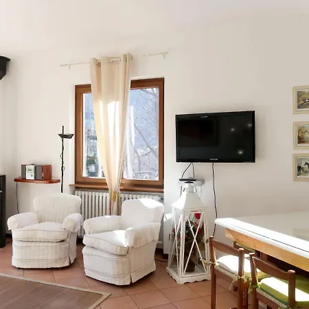 Locazione Turistica Paola * Castiglione dʼIntelvi